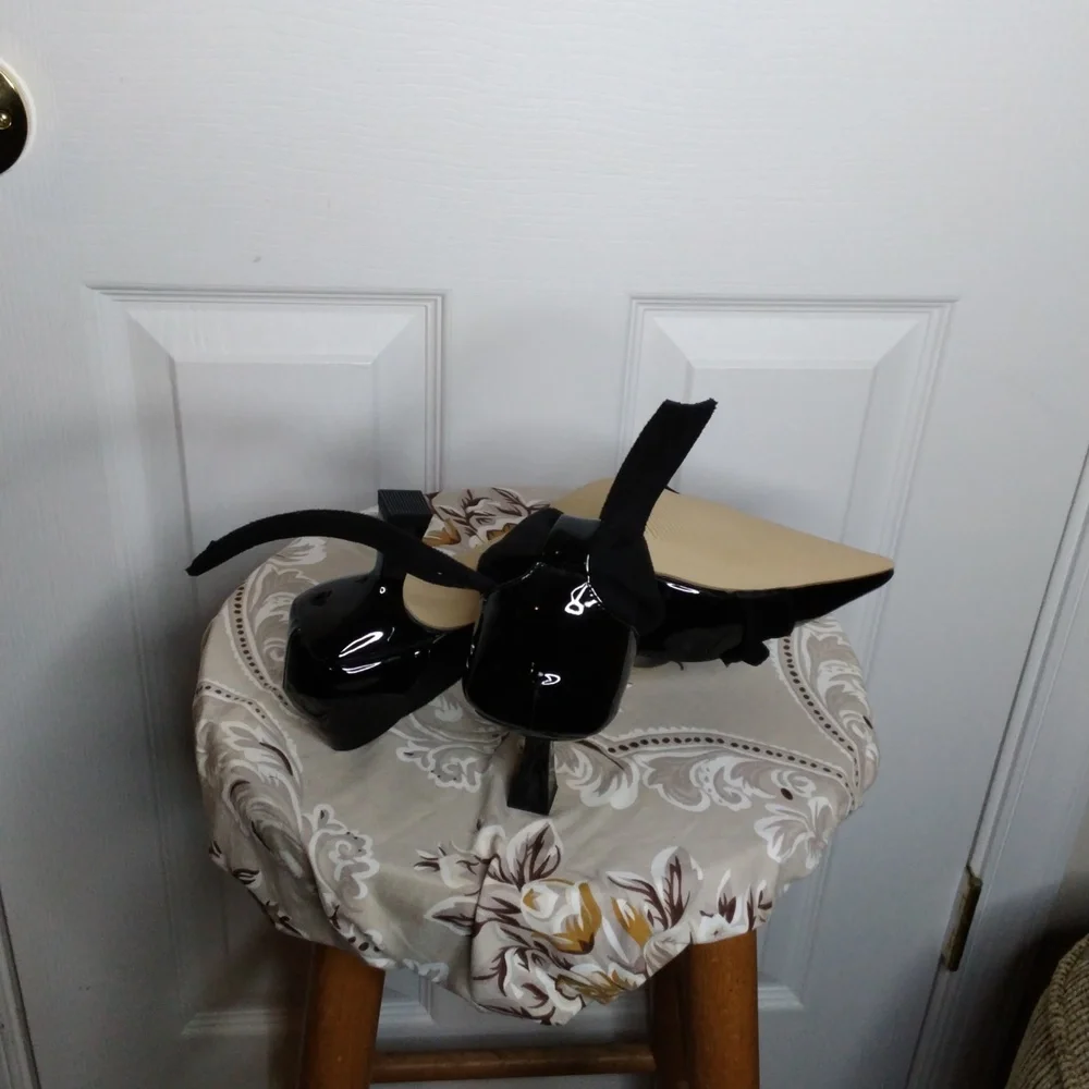 Shoes - Picture 3 of 3